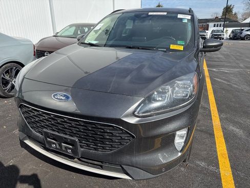 Used 2020 Ford Escape Titanium image 8