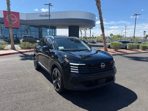 Used 2025 Nissan Kicks SR image 3