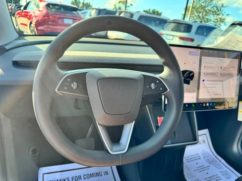 Used 2026 Tesla Model Y Long Range RWD image 21