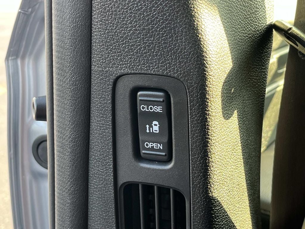 Used 2025 Honda Odyssey EX-L image 19