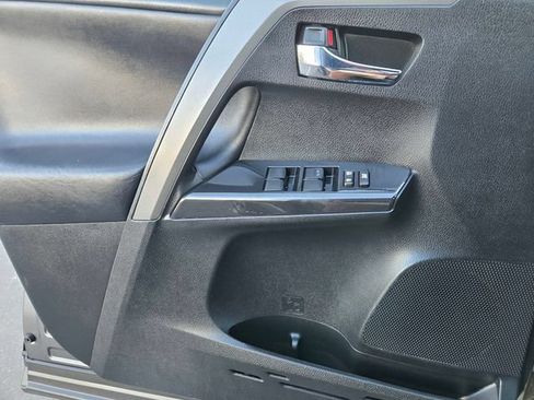 Used 2016 Toyota RAV4 SE AWD/4WD image 20