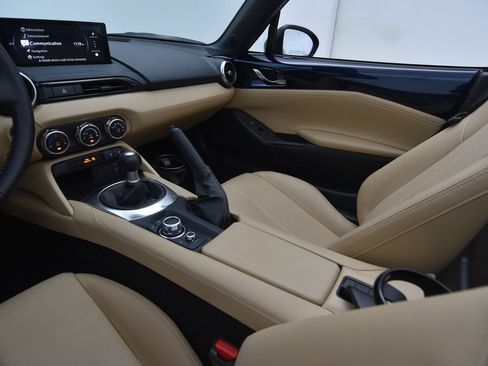 Certified 2025 MAZDA MX-5 Miata Grand Touring RWD image 30