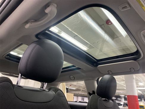 Certified 2024 MINI Cooper SE w/ Signature Upholstery Package image 20