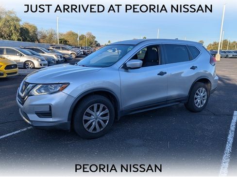 Used 2018 Nissan Rogue S image 1