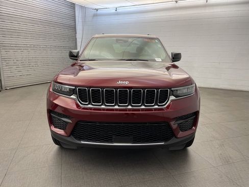 New 2025 Jeep Grand Cherokee Laredo image 9