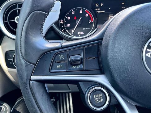 Used 2018 Alfa Romeo Giulia Ti Sport w/ Quick Order Package 22S Sport AWD/4WD image 21