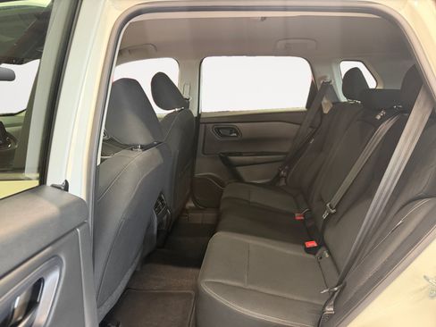 Used 2024 Nissan Rogue S FWD image 23