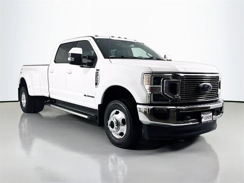 Used 2022 Ford F350 Lariat image 3