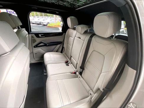Used 2022 Porsche Cayenne E-Hybrid AWD/4WD image 19