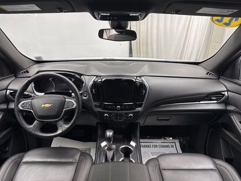 Used 2022 Chevrolet Traverse LT image 19