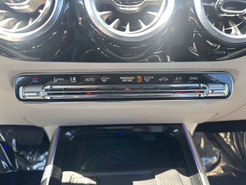 Used 2025 Mercedes-Benz GLA 250 image 19