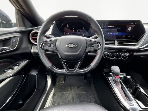 Used 2024 Chevrolet Trax RS w/ Driver Confidence Package FWD image 5