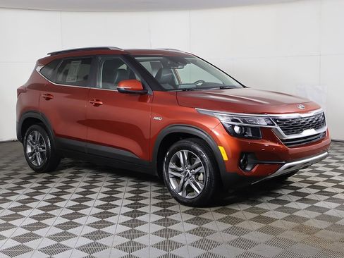 Used 2021 Kia Seltos S image 2