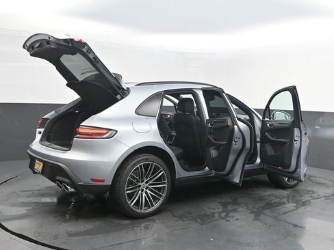 New 2026 Porsche Macan image 37