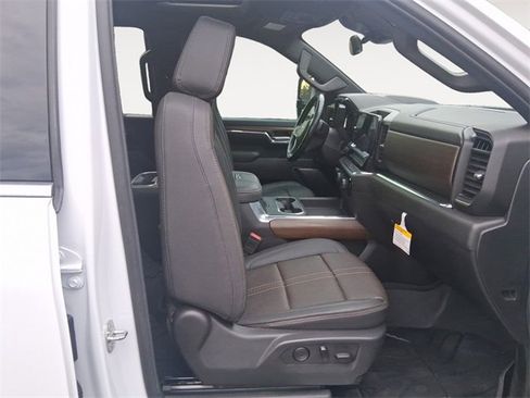 Used 2024 Chevrolet Silverado 2500 High Country w/ High Country Premium Package image 15