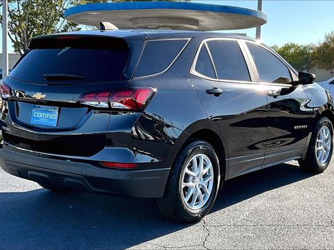 Used 2022 Chevrolet Equinox LS w/ LS Convenience Package image 4