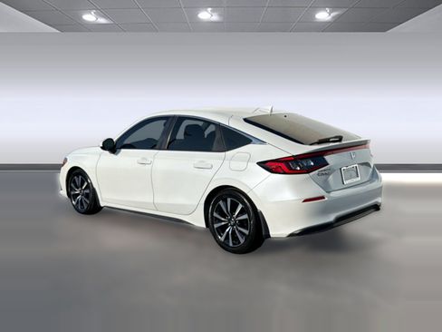 Used 2024 Honda Civic EX-L image 3