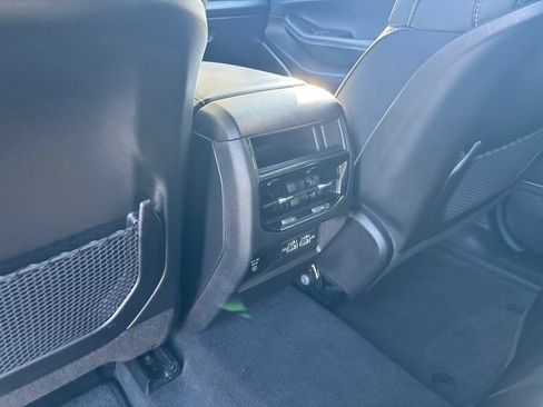 Used 2022 Jeep Grand Cherokee Altitude AWD/4WD image 31