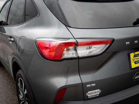 Used 2022 Ford Escape SE w/ SE Sport Appearance Package image 9