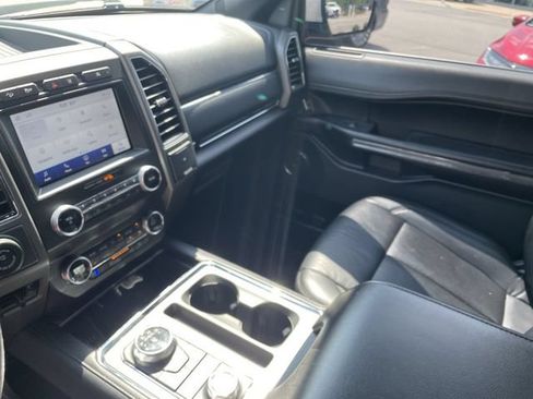 Used 2020 Ford Expedition XLT w/ Equipment Group 202A AWD/4WD image 14