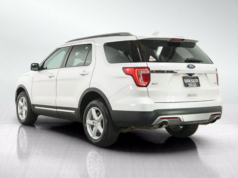 Used 2016 Ford Explorer XLT w/ Equipment Group 202A AWD/4WD image 3