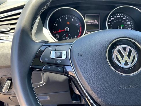 Used 2021 Volkswagen Tiguan SE AWD/4WD image 23