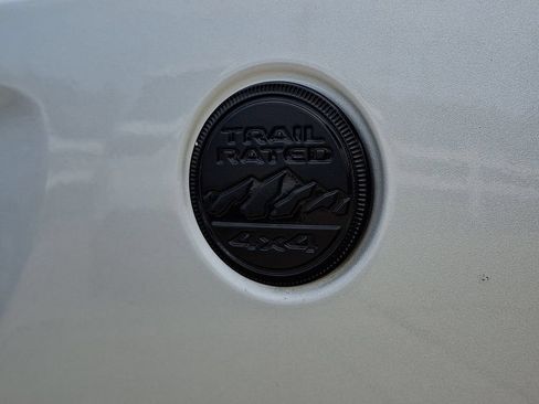 Used 2022 Jeep Wrangler Sport AWD/4WD image 31