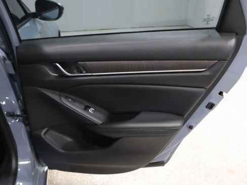 Used 2022 Honda Accord Touring image 21