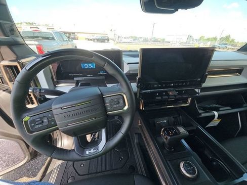 Used 2025 GMC Hummer EV 3X AWD/4WD image 9