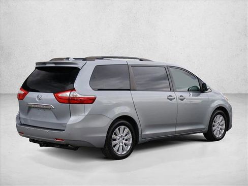 Used 2017 Toyota Sienna Limited Premium AWD/4WD image 5
