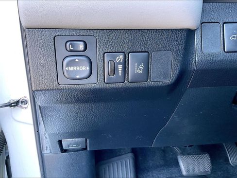 Certified 2017 Toyota RAV4 XLE w/ Carpet Mat Package image 33