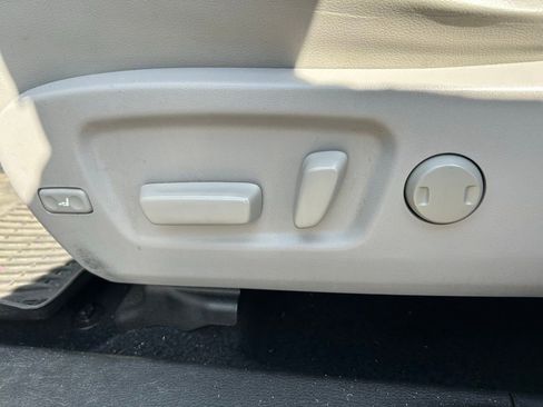 Used 2018 Toyota Highlander XLE FWD image 17