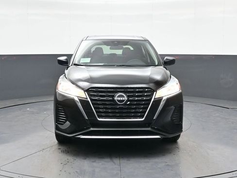 New 2025 Nissan Kicks Play S image 2