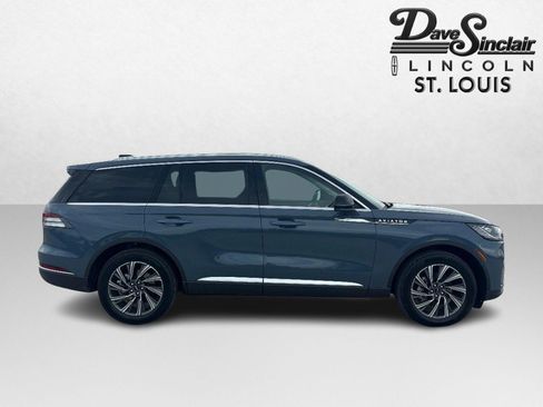New 2026 Lincoln Aviator AWD image 2