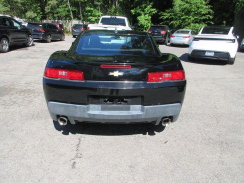 Used 2015 Chevrolet Camaro LT RWD image 4