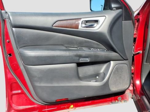 Used 2016 Nissan Pathfinder Platinum FWD image 7