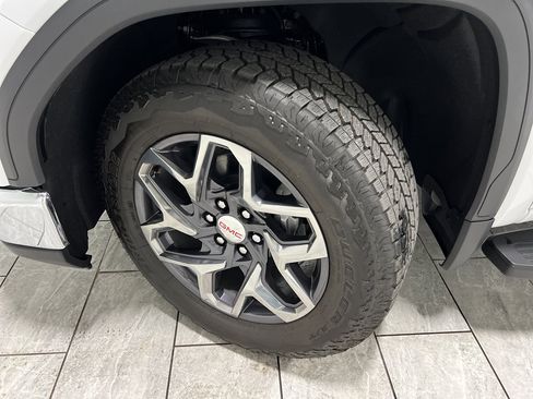 New 2026 GMC Sierra 1500 SLT image 34