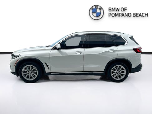 Certified 2023 BMW X5 xDrive40i w/ Parking Assistance Package AWD/4WD image 4