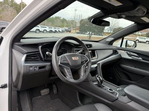 Used 2023 Cadillac XT5 Premium Luxury image 16