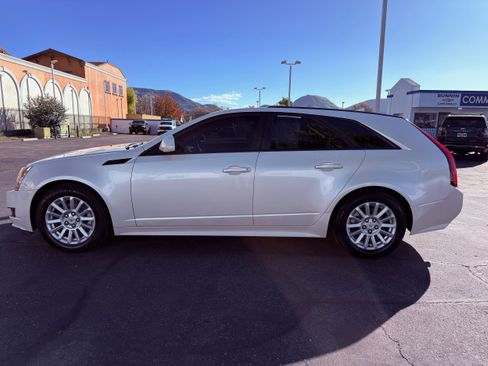 Used 2010 Cadillac CTS Luxury image 5