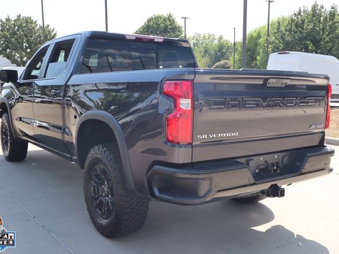 Used 2022 Chevrolet Silverado 1500 ZR2 w/ Technology Package AWD/4WD image 6