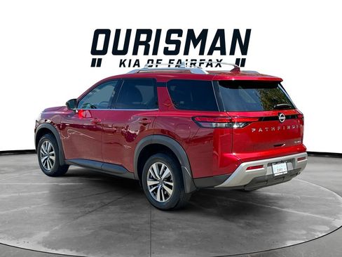 Used 2023 Nissan Pathfinder SL AWD/4WD image 4