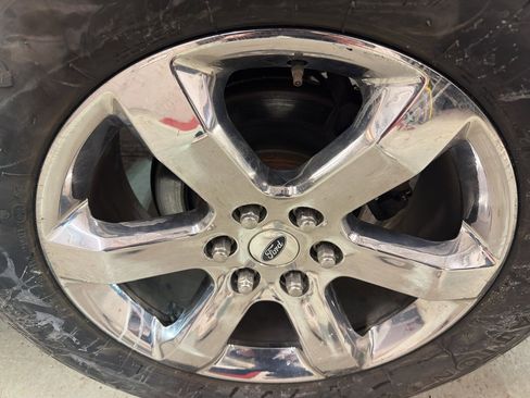 Used 2014 Ford F150 Lariat w/ Lariat Chrome Package image 33