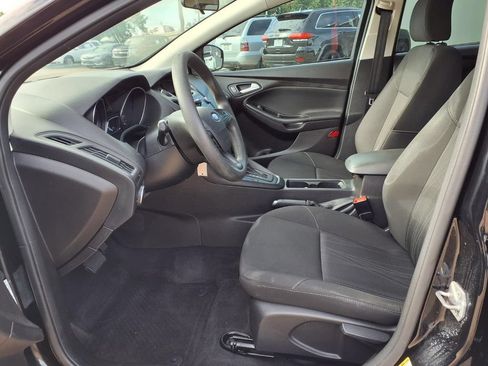 Used 2017 Ford Focus SE FWD image 10