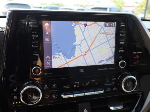 Used 2020 Toyota Highlander Limited FWD image 42