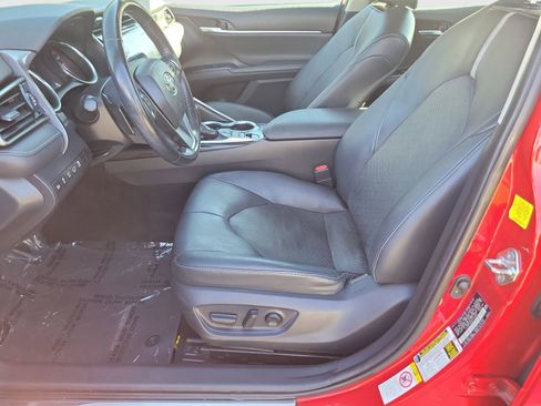 Used 2019 Toyota Camry XSE image 28