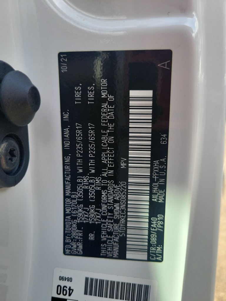 Certified 2022 Toyota Sienna XLE FWD image 43