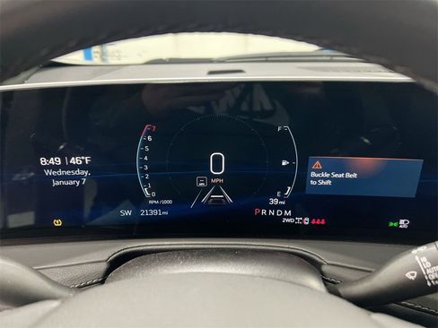 Used 2024 Cadillac XT4 Premium Luxury image 12