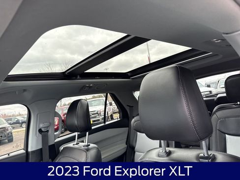 Used 2023 Ford Explorer XLT w/ Equipment Group 202A AWD/4WD image 19
