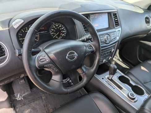 Used 2018 Nissan Pathfinder SL AWD/4WD image 14